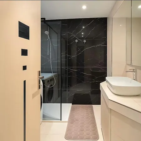 Rue D'antibes Канны