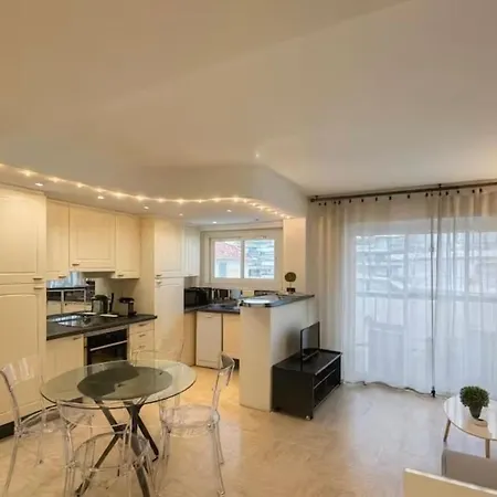 Rue D'antibes Канны