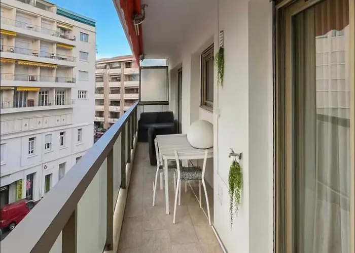 Rue D'antibes Канны